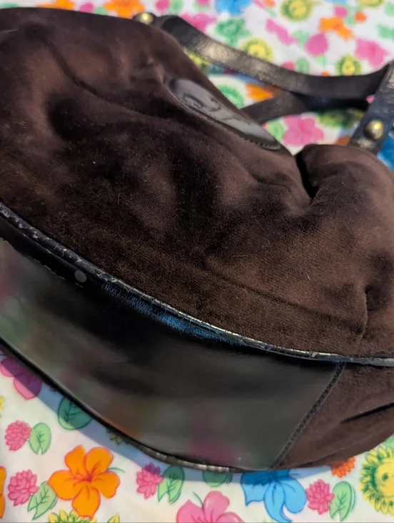 Juicy Couture Brown Velvet Shoulder Bag with Pink Embroidered Logo - Picture 3 of 8